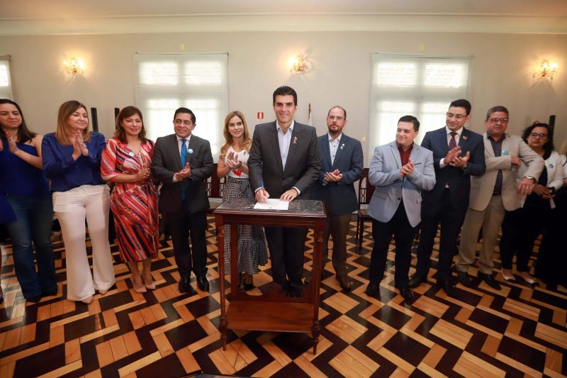 IMPLANTAÇÃO DO GRUPO DE TRABALHO - CETEA Centro Especializado em Autismo. 

DATA:17/06/2019 
FOTO MARCO SANTOS/ AG PARÁ
BELÉM - PARÁ <div class='credito_fotos'>Foto: Marco Santos / Ag. Pará   |   <a href='/midias/2019/originais/2724_implantacaodogrupodetrabalho-cetea20190617_marcosantos_0018.jpg' download><i class='fa-solid fa-download'></i> Download</a></div>