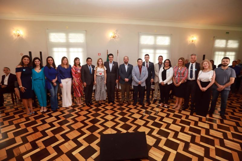 IMPLANTAÇÃO DO GRUPO DE TRABALHO - CETEA Centro Especializado em Autismo. 

DATA:17/06/2019 
FOTO MARCO SANTOS/ AG PARÁ
BELÉM - PARÁ <div class='credito_fotos'>Foto: Marco Santos / Ag. Pará   |   <a href='/midias/2019/originais/2724_implantacaodogrupodetrabalho-cetea20190617_marcosantos_0021.jpg' download><i class='fa-solid fa-download'></i> Download</a></div>
