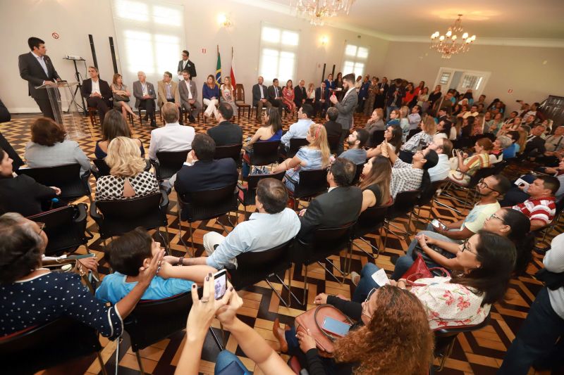 IMPLANTAÇÃO DO GRUPO DE TRABALHO - CETEA Centro Especializado em Autismo. 

DATA:17/06/2019 
FOTO MARCO SANTOS/ AG PARÁ
BELÉM - PARÁ <div class='credito_fotos'>Foto: Marco Santos / Ag. Pará   |   <a href='/midias/2019/originais/2724_implantacaodogrupodetrabalho-cetea20190617_marcosantos_0027.jpg' download><i class='fa-solid fa-download'></i> Download</a></div>