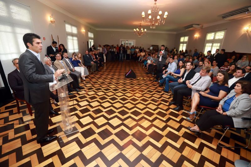 IMPLANTAÇÃO DO GRUPO DE TRABALHO - CETEA Centro Especializado em Autismo. 

DATA:17/06/2019 
FOTO MARCO SANTOS/ AG PARÁ
BELÉM - PARÁ <div class='credito_fotos'>Foto: Marco Santos / Ag. Pará   |   <a href='/midias/2019/originais/2724_implantacaodogrupodetrabalho-cetea20190617_marcosantos_0034.jpg' download><i class='fa-solid fa-download'></i> Download</a></div>