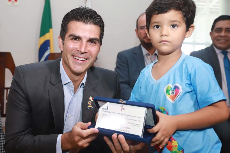IMPLANTAÇÃO DO GRUPO DE TRABALHO - CETEA Centro Especializado em Autismo. 

DATA:17/06/2019 
FOTO MARCO SANTOS/ AG PARÁ
BELÉM - PARÁ <div class='credito_fotos'>Foto: Marco Santos / Ag. Pará   |   <a href='/midias/2019/originais/2724_implantacaodogrupodetrabalho-cetea20190617_marcosantos_0036.jpg' download><i class='fa-solid fa-download'></i> Download</a></div>