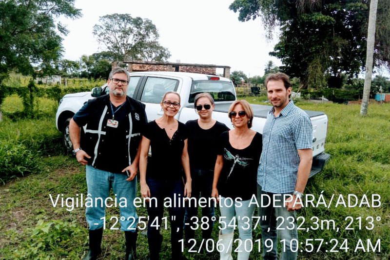 A coordenadora do Programa Estadual da Raiva dos Herbívoros, Arlinéa Rodrigues, junto com Ingrid Toda, ambas veterinárias e servidoras da Agência de Defesa Agropecuária do Pará (Adepará), realizaram visita técnica à Agência de Defesa Agropecuária da Bahia (Adab), entre os dias 10 e 14 de junho. 

FOTO: ASCOM ADEPARÁ
DATA: 19.06.2019
BAHIA - BA <div class='credito_fotos'>Foto: ASCOM ADEPARÁ   |   <a href='/midias/2019/originais/2751_investigacaodealimentoseebcopy.jpg' download><i class='fa-solid fa-download'></i> Download</a></div>