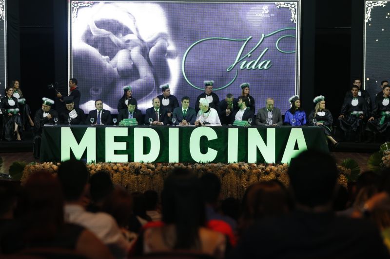 FORMATURA DE MEDICINA EM MARABÁ

FOTO: MARCELO SEABRA / AGÊNCIA PARÁ
DATA: 19.06.2019
MARABÁ - PARÁ <div class='credito_fotos'>Foto: Marcelo Seabra / Ag. Pará   |   <a href='/midias/2019/originais/2767_20190619212621__mg_8708.jpg' download><i class='fa-solid fa-download'></i> Download</a></div>