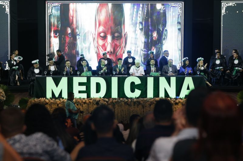 FORMATURA DE MEDICINA EM MARABÁ

FOTO: MARCELO SEABRA / AGÊNCIA PARÁ
DATA: 19.06.2019
MARABÁ - PARÁ <div class='credito_fotos'>Foto: Marcelo Seabra / Ag. Pará   |   <a href='/midias/2019/originais/2767_20190619212823__mg_8714.jpg' download><i class='fa-solid fa-download'></i> Download</a></div>