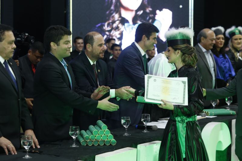 FORMATURA DE MEDICINA EM MARABÁ

FOTO: MARCELO SEABRA / AGÊNCIA PARÁ
DATA: 19.06.2019
MARABÁ - PARÁ <div class='credito_fotos'>Foto: Marcelo Seabra / Ag. Pará   |   <a href='/midias/2019/originais/2767_20190619213923__mg_8795.jpg' download><i class='fa-solid fa-download'></i> Download</a></div>