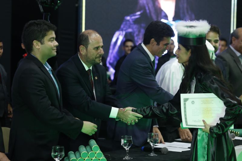 FORMATURA DE MEDICINA EM MARABÁ

FOTO: MARCELO SEABRA / AGÊNCIA PARÁ
DATA: 19.06.2019
MARABÁ - PARÁ <div class='credito_fotos'>Foto: Marcelo Seabra / Ag. Pará   |   <a href='/midias/2019/originais/2767_20190619214107__mg_8817.jpg' download><i class='fa-solid fa-download'></i> Download</a></div>