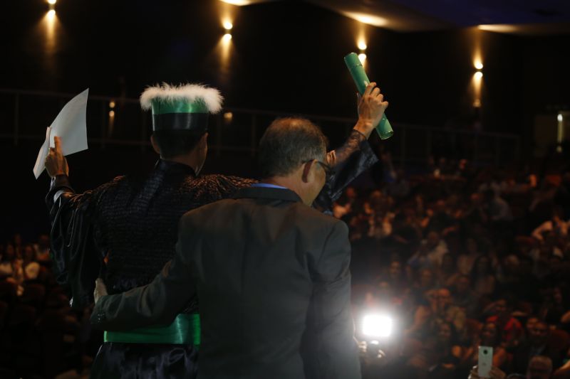 FORMATURA DE MEDICINA EM MARABÁ

FOTO: MARCELO SEABRA / AGÊNCIA PARÁ
DATA: 19.06.2019
MARABÁ - PARÁ <div class='credito_fotos'>Foto: Marcelo Seabra / Ag. Pará   |   <a href='/midias/2019/originais/2767_20190619214733__mg_8859.jpg' download><i class='fa-solid fa-download'></i> Download</a></div>