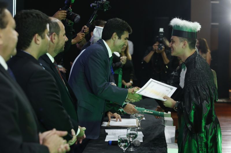 FORMATURA DE MEDICINA EM MARABÁ

FOTO: MARCELO SEABRA / AGÊNCIA PARÁ
DATA: 19.06.2019
MARABÁ - PARÁ <div class='credito_fotos'>Foto: Marcelo Seabra / Ag. Pará   |   <a href='/midias/2019/originais/2767_20190619214817__mg_8865.jpg' download><i class='fa-solid fa-download'></i> Download</a></div>