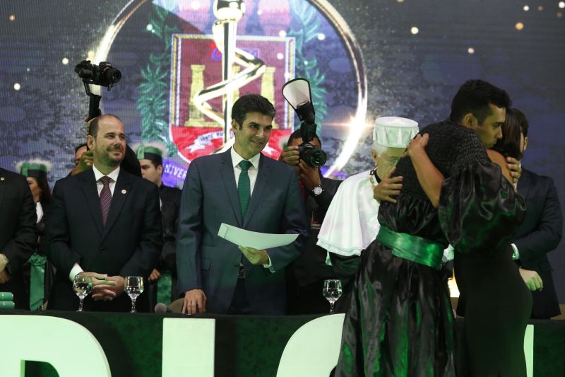 FORMATURA DE MEDICINA EM MARABÁ

FOTO: MARCELO SEABRA / AGÊNCIA PARÁ
DATA: 19.06.2019
MARABÁ - PARÁ <div class='credito_fotos'>Foto: Marcelo Seabra / Ag. Pará   |   <a href='/midias/2019/originais/2767_20190619215546__mg_8920.jpg' download><i class='fa-solid fa-download'></i> Download</a></div>