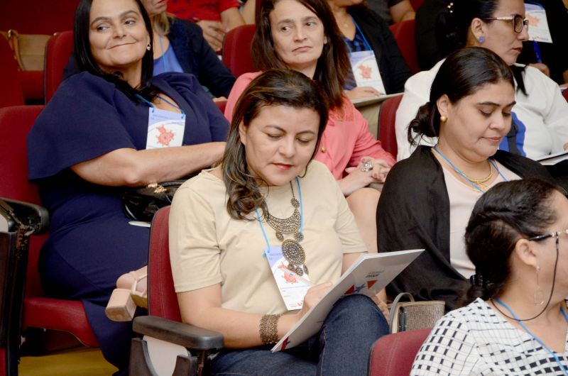 Mais de 200 educadores, entre eles gestores, diretores e técnicos de escolas das USES de Belém participaram na terça-feira (18) e quarta-feira (19), na capital paraense, da 4ª edição do I Encontro de Educação do Pará  <div class='credito_fotos'>Foto: ASCOM SEDUC   |   <a href='/midias/2019/originais/2768_11.jpg' download><i class='fa-solid fa-download'></i> Download</a></div>