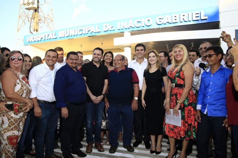 Uma parceria iniciada durante a segunda edição do Programa Governo por Todo o Pará, em abril deste ano, já rendeu frutos para a população de Breu Branco, município da região do Lago de Tucuruí, no sudeste paraense. Naquele evento, ocorrido no município vizinho de Marabá, o governador Helder Barbalho atendeu ao prefeito Garcês Costa e firmou parceria para a conclusão da obra de reforma e ampliação do Hospital Municipal “Dr. Inácio Gabriel”. Neste sábado (22), a unidade de saúde foi reinaugurada, com a presença do governador, de autoridades locais e centenas de moradores. <div class='credito_fotos'>Foto: Ricardo Amanajás / Ag. Pará   |   <a href='/midias/2019/originais/2775__94j5948.jpg' download><i class='fa-solid fa-download'></i> Download</a></div>