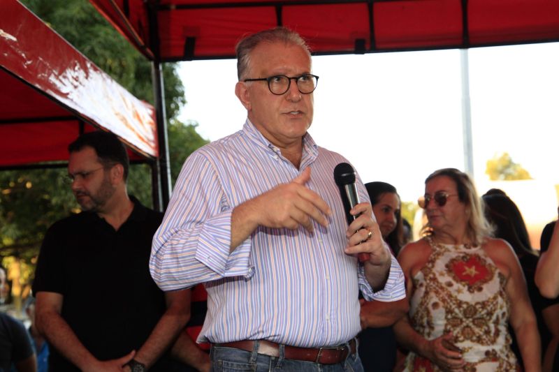 Uma parceria iniciada durante a segunda edição do Programa Governo por Todo o Pará, em abril deste ano, já rendeu frutos para a população de Breu Branco, município da região do Lago de Tucuruí, no sudeste paraense. Naquele evento, ocorrido no município vizinho de Marabá, o governador Helder Barbalho atendeu ao prefeito Garcês Costa e firmou parceria para a conclusão da obra de reforma e ampliação do Hospital Municipal “Dr. Inácio Gabriel”. Neste sábado (22), a unidade de saúde foi reinaugurada, com a presença do governador, de autoridades locais e centenas de moradores. <div class='credito_fotos'>Foto: Ricardo Amanajás / Ag. Pará   |   <a href='/midias/2019/originais/2775__94j6021.jpg' download><i class='fa-solid fa-download'></i> Download</a></div>