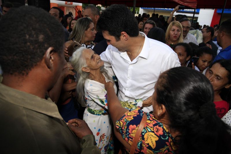 Uma parceria iniciada durante a segunda edição do Programa Governo por Todo o Pará, em abril deste ano, já rendeu frutos para a população de Breu Branco, município da região do Lago de Tucuruí, no sudeste paraense. Naquele evento, ocorrido no município vizinho de Marabá, o governador Helder Barbalho atendeu ao prefeito Garcês Costa e firmou parceria para a conclusão da obra de reforma e ampliação do Hospital Municipal “Dr. Inácio Gabriel”. Neste sábado (22), a unidade de saúde foi reinaugurada, com a presença do governador, de autoridades locais e centenas de moradores. <div class='credito_fotos'>Foto: Ricardo Amanajás / Ag. Pará   |   <a href='/midias/2019/originais/2775__94j6214.jpg' download><i class='fa-solid fa-download'></i> Download</a></div>