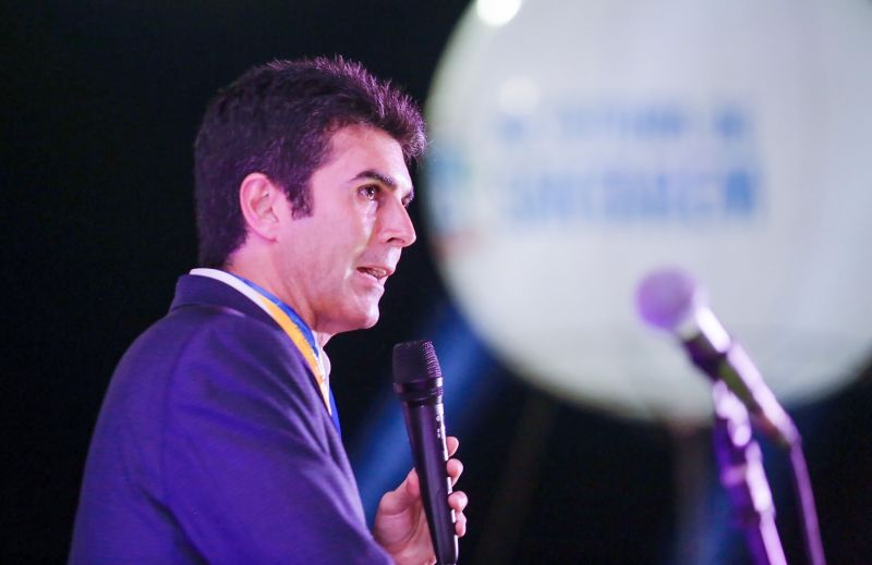 Com a assinatura de uma ordem de serviço, no valor de R$ 10 milhões, para recuperação de vias urbanas, e o anúncio de outras obras essenciais à população, o governo do Estado participou no sábado (22) das comemorações pelos 358 anos de fundação do município de Santarém, a "Pérola do Tapajós" cantada nos versos de Wilson Fonseca (o maestro Isoca), e que ao longo de mais de três séculos se tornou um polo econômico e cultural na região oeste do Pará. <div class='credito_fotos'>Foto: Marco Santos / Ag. Pará   |   <a href='/midias/2019/originais/2776_img_8066.jpg' download><i class='fa-solid fa-download'></i> Download</a></div>