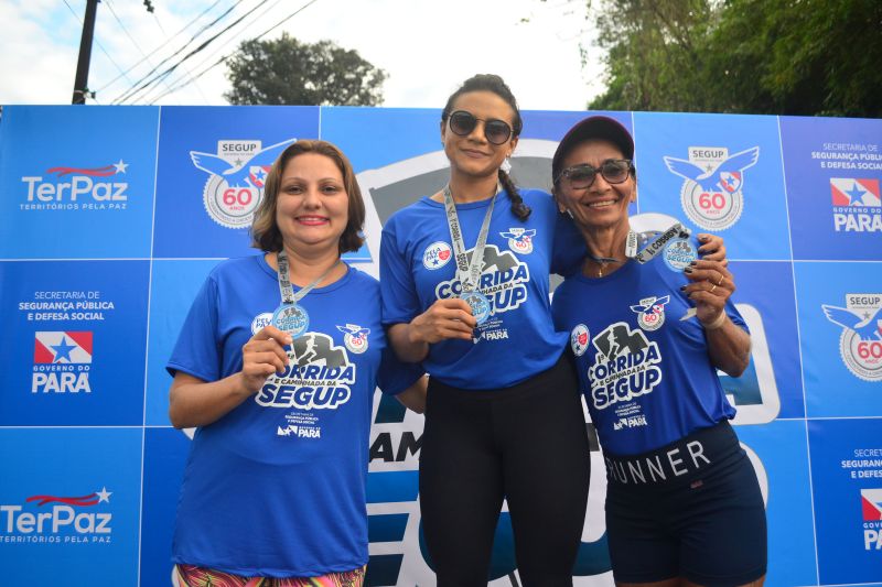 Mais de 350 servidores da Secretaria de Estado de Segurança Pública (Segup) aproveitaram este  domingo (23) para praticar exercício físico, em contato direto com a natureza. Eles participaram da I Corrida e Caminhada da Segup, no Parque Estadual do Utinga, em Belém. O evento esportivo e de lazer encerrou a programação alusiva aos 60 anos de criação da Secretaria, celebrado no último dia 15. <div class='credito_fotos'>Foto: Elielson Modesto / Ascom Segup   |   <a href='/midias/2019/originais/2778_pousadas12.jpg' download><i class='fa-solid fa-download'></i> Download</a></div>