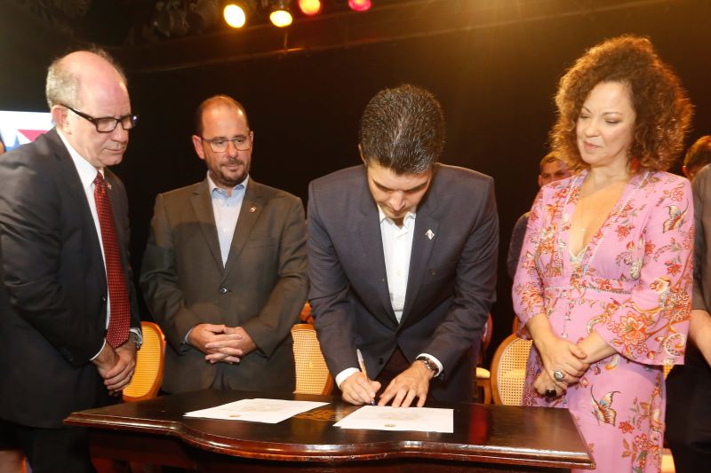  mais importante programa de incentivo à cultura no Estado, a Lei Semear, teve duplicado para R$ 6 milhões o limite máximo de renúncia fiscal do Imposto sobre Circulação de Mercadorias e Serviços (ICMS) para fins de investimentos em projetos culturais.

FOTO: MARCELO SEABRA / AG. PARÁ
DATA: 25.06.2019
BELÉM - PARÁ <div class='credito_fotos'>Foto: Marcelo Seabra / Ag. Pará   |   <a href='/midias/2019/originais/2784_f14.jpg' download><i class='fa-solid fa-download'></i> Download</a></div>