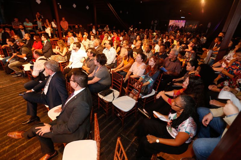  mais importante programa de incentivo à cultura no Estado, a Lei Semear, teve duplicado para R$ 6 milhões o limite máximo de renúncia fiscal do Imposto sobre Circulação de Mercadorias e Serviços (ICMS) para fins de investimentos em projetos culturais.

FOTO: MARCELO SEABRA / AG. PARÁ
DATA: 25.06.2019
BELÉM - PARÁ <div class='credito_fotos'>Foto: Marcelo Seabra / Ag. Pará   |   <a href='/midias/2019/originais/2784_f31.jpg' download><i class='fa-solid fa-download'></i> Download</a></div>