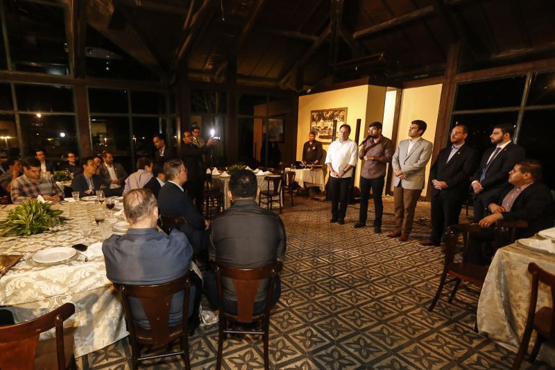 A agenda do Executivo para o segundo semestre de 2019 foi o assunto principal do encontro de integração conduzido, na noite desta terça-feira (25), pelo governador Helder Barbalho e pelo vice-governador Lúcio Vale, no Parque da Residência, em Belém.

FOTO: MARCELO SEABRA / AGÊNCIA PARÁ
DATA: 26.06.2019
BELÉM - PARÁ <div class='credito_fotos'>Foto: Marcelo Seabra / Ag. Pará   |   <a href='/midias/2019/originais/2793_20190625213430__mg_9833.jpg' download><i class='fa-solid fa-download'></i> Download</a></div>