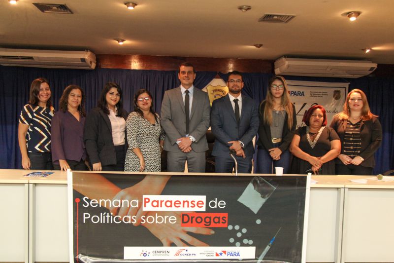 Dando continuidade à programação da Semana Paraense de Política sobre Drogas, foi realizada, nesta quarta-feira (26), uma capacitação para membros dos Conselhos Municipais do Pará, que integram a rede de políticas públicas no enfrentamento às drogas. 

FOTO: WAGNER ALMEIDA / SEJUDH
DATA: 27.06.2019
BELÉM - PARÁ <div class='credito_fotos'>Foto: Wagner Almeida/ Ascom Sejudh   |   <a href='/midias/2019/originais/2806_semanaparaensecapacitaedebatenovaspoliticasnaprevencaoetratamentonousodedrogas2.jpg' download><i class='fa-solid fa-download'></i> Download</a></div>