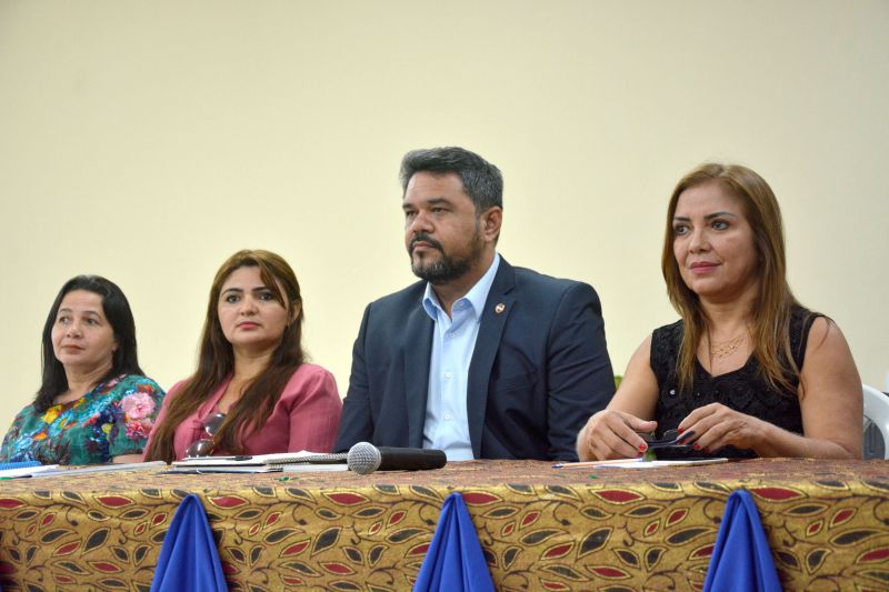  Ampliar a qualificação do atendimento socioeducativo em meio aberto é uma das metas do Governo do Pará nos 144 municípios do Estado.

FOTO: Alberto Passos/ ASCOM FASEPA
DATA: 27.06.2019
MARABÁ - PARÁ <div class='credito_fotos'>Foto: Ascom Fasepa   |   <a href='/midias/2019/originais/2809_encontroregionaldecarajas-fotoalbertopassos-ascomfasepa_04.jpg' download><i class='fa-solid fa-download'></i> Download</a></div>