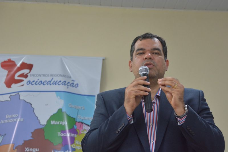 Ampliar a qualificação do atendimento socioeducativo em meio aberto é uma das metas do Governo do Pará nos 144 municípios do Estado.

FOTO: Alberto Passos/ ASCOM FASEPA
DATA: 27.06.2019
MARABÁ - PARÁ <div class='credito_fotos'>Foto: Ascom Fasepa   |   <a href='/midias/2019/originais/2809_promotorsamuelsobral-fotoalbertopassos-ascomfasepa.jpg' download><i class='fa-solid fa-download'></i> Download</a></div>