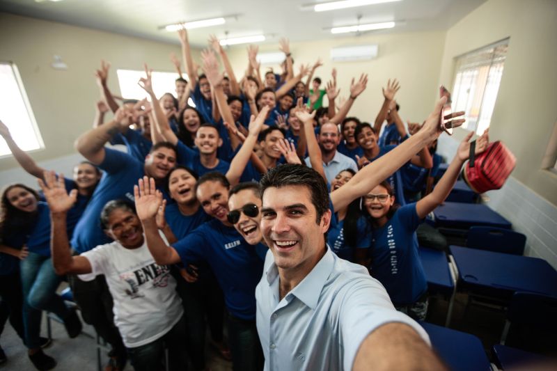 A comunidade do Conjunto Maguari, em Belém, recebeu na manhã desta quinta-feira (27), a Escola Estadual de Ensino Fundamental e Médio (EEEFM) “Ruth dos Santos Almeida” totalmente reformada e ampliada. 

FOTO: MAYCON NUNES / AGÊNCIA PARÁ
DATA: 27.06.2019
BELÉM - PARÁ <div class='credito_fotos'>Foto: Maycon Nunes / Ag. Pará   |   <a href='/midias/2019/originais/2811__j1o0864.jpg' download><i class='fa-solid fa-download'></i> Download</a></div>