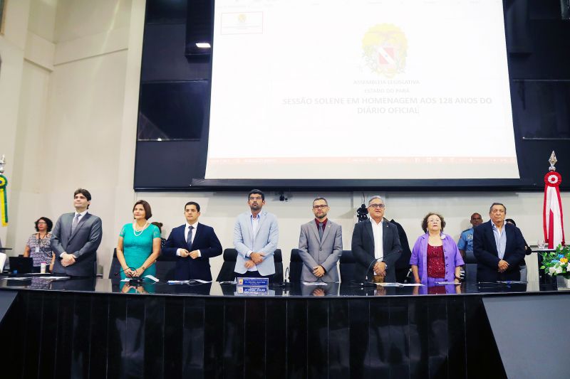 O Diário Oficial do Estado ganhou sessão solene, na manhã desta quinta-feira (27), no plenário da Assembleia Legislativa do Pará (Alepa), em homenagem aos 128 anos de fundação. A solenidade teve início por volta das 10h e contou com a presença de servidores da autarquia, representantes de entidades, além de autoridades locais e de outros estados. <div class='credito_fotos'>Foto: Divulgação   |   <a href='/midias/2019/originais/2816_img_2428.jpg' download><i class='fa-solid fa-download'></i> Download</a></div>