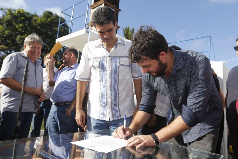 GOVERNADOR NO MUNICIPIO DE SOURE - PARÁ

FOTO: MARCELO SEABRA / AGÊNCIA PARÁ
DATA: 03.07.2019
SOURE - PARÁ <div class='credito_fotos'>Foto: Marcelo Seabra / Ag. Pará   |   <a href='/midias/2019/originais/2837__mg_2266.jpg' download><i class='fa-solid fa-download'></i> Download</a></div>
