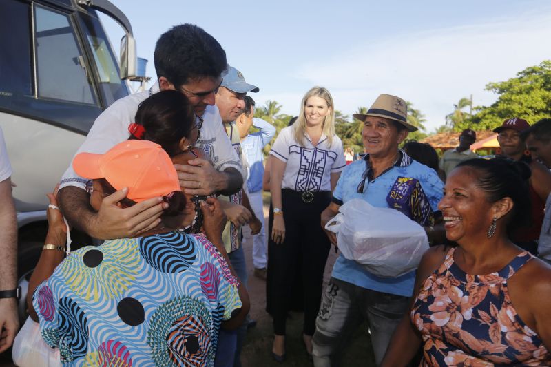 GOVERNADOR NO MUNICIPIO DE SOURE - PARÁ

FOTO: MARCELO SEABRA / AGÊNCIA PARÁ
DATA: 03.07.2019
SOURE - PARÁ <div class='credito_fotos'>Foto: Marcelo Seabra / Ag. Pará   |   <a href='/midias/2019/originais/2837__mg_2396.jpg' download><i class='fa-solid fa-download'></i> Download</a></div>