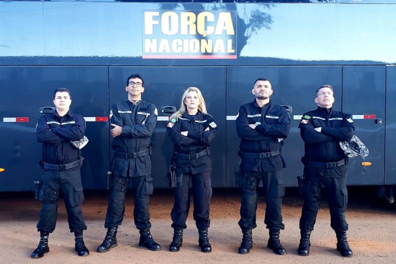 A Polícia Civil do Pará conta com a única mulher delegada do país, a ingressar, este ano, na Força Nacional de Segurança Pública (FNSP). Ela está entre os policiais mobilizados da área operacional a atuar em território nacional. A delegada Andrezza Franco e mais cinco policiais civis do Pará concluíram, em 30 de maio, a 12ª INC (Instrução de Nivelamento e Conhecimento), da FNSP, realizada no Batalhão Escola de Pronto-Emprego (BEPE), na cidade satélite de Gama, no Distrito Federal (DF). <div class='credito_fotos'>Foto: ASCOM / POLÍCIA CÍVIL   |   <a href='/midias/2019/originais/2844_foto2.jpg' download><i class='fa-solid fa-download'></i> Download</a></div>