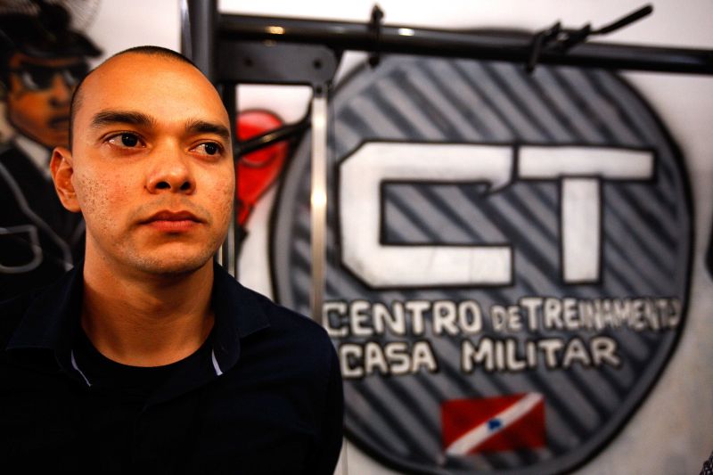 Cerca de 80 militares que trabalham diretamente com a segurança de autoridades do Estado participam, a partir desta sexta-feira (5), do curso de nivelamento dos padrões de segurança da Casa Militar. São três turmas, sendo a primeira integrada por 18 alunos.

FOTO: MAYCON NUNES / AGÊNCIA PARÁ
DATA: 05.07.2019
BELÉM - PARÁ <div class='credito_fotos'>Foto: Maycon Nunes / Ag. Pará   |   <a href='/midias/2019/originais/2848_dp_20190705_my_4213.jpg' download><i class='fa-solid fa-download'></i> Download</a></div>