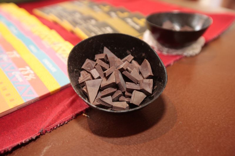 Até o próximo domingo (7), o Espaço São José Liberto – Polo Joalheiro, localizado na Praça Amazonas, no bairro do Jurunas, em Belém, recebe o Mini Festival de Verão de Chocolates, Flores e Joias.

FOTO: ALEX RIBEIRO / AGÊNCIA PARÁ
DATA: 05.07.2019
BELÉM - PARÁ <div class='credito_fotos'>Foto: Alex Ribeiro / Ag. Pará   |   <a href='/midias/2019/originais/2849_minifestivaldochocolate20190705_fotosalexribeiro0028.jpg' download><i class='fa-solid fa-download'></i> Download</a></div>