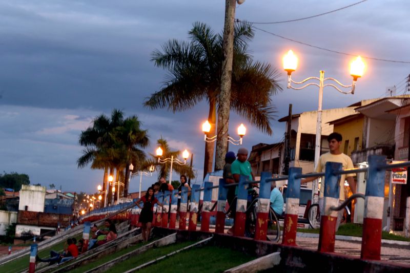 Imagine um gaúcho de Santa Maria se aventurando pelo Norte do Brasil e embarcando em Bragança, nordeste do Estado do Pará. Imaginou? Segundo o militar André Luiz da Silva deu até pra esquecer o chimarrão. "Pretendo voltar pra reabastecer o meu estoque de farinha", disse saudoso. <div class='credito_fotos'>Foto: ARQUIVO / AG. PARÁ   |   <a href='/midias/2019/originais/2863_braganca11.jpg' download><i class='fa-solid fa-download'></i> Download</a></div>