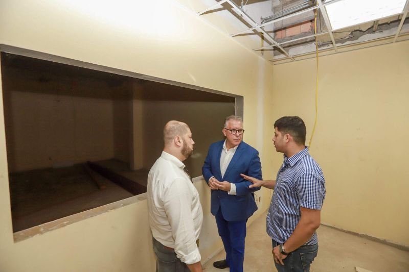  VISITA AO HOSPITAL REGIONAL DE ITAITUBA - Secretário Estadual de saúde Alberto Beltrame, sec regional Henderson Pinto e Sec de Obras Rui Cabral, vista hospital regional de Itaituba. 

FOTO: MARCO SANTOS / AGÊNCIA PARÁ
DATA: 08.07.2019
ITAITUBA - PARÁ <div class='credito_fotos'>Foto: Marco Santos / Ag. Pará   |   <a href='/midias/2019/originais/2870_img_5127.jpg' download><i class='fa-solid fa-download'></i> Download</a></div>
