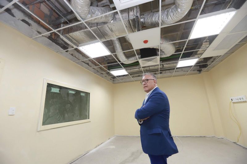  VISITA AO HOSPITAL REGIONAL DE ITAITUBA - Secretário Estadual de saúde Alberto Beltrame, sec regional Henderson Pinto e Sec de Obras Rui Cabral, vista hospital regional de Itaituba. 

FOTO: MARCO SANTOS / AGÊNCIA PARÁ
DATA: 08.07.2019
ITAITUBA - PARÁ <div class='credito_fotos'>Foto: Marco Santos / Ag. Pará   |   <a href='/midias/2019/originais/2870_img_5147.jpg' download><i class='fa-solid fa-download'></i> Download</a></div>