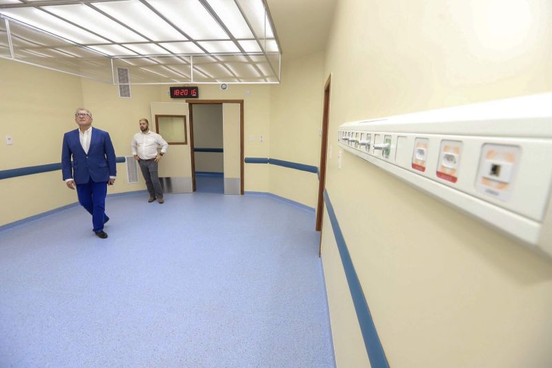  VISITA AO HOSPITAL REGIONAL DE ITAITUBA - Secretário Estadual de saúde Alberto Beltrame, sec regional Henderson Pinto e Sec de Obras Rui Cabral, vista hospital regional de Itaituba. 

FOTO: MARCO SANTOS / AGÊNCIA PARÁ
DATA: 08.07.2019
ITAITUBA - PARÁ <div class='credito_fotos'>Foto: Marco Santos / Ag. Pará   |   <a href='/midias/2019/originais/2870_img_5189.jpg' download><i class='fa-solid fa-download'></i> Download</a></div>