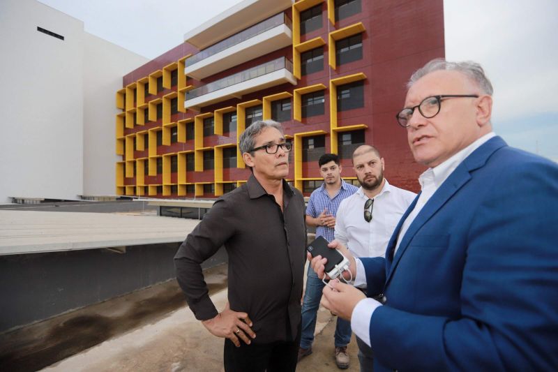  VISITA AO HOSPITAL REGIONAL DE ITAITUBA - Secretário Estadual de saúde Alberto Beltrame, sec regional Henderson Pinto e Sec de Obras Rui Cabral, vista hospital regional de Itaituba. 

FOTO: MARCO SANTOS / AGÊNCIA PARÁ
DATA: 08.07.2019
ITAITUBA - PARÁ <div class='credito_fotos'>Foto: Marco Santos / Ag. Pará   |   <a href='/midias/2019/originais/2870_img_5242.jpg' download><i class='fa-solid fa-download'></i> Download</a></div>