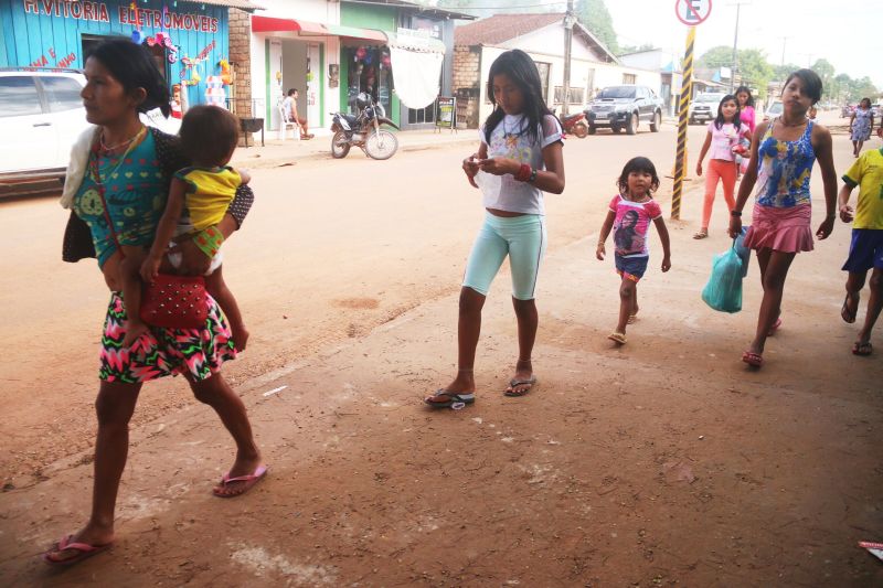 Jacareacanga vai receber a caravana do governo do estado "Por Todo o Pará"

FOTO: BRUNO CECIM / AGÊNCIA PARÁ
DATA: 08.07.2019
JACAREACANGA / PARÁ <div class='credito_fotos'>Foto: Bruno Cecim / Ag.Pará   |   <a href='/midias/2019/originais/2871_photoeditor_20190708_192254484.jpg' download><i class='fa-solid fa-download'></i> Download</a></div>