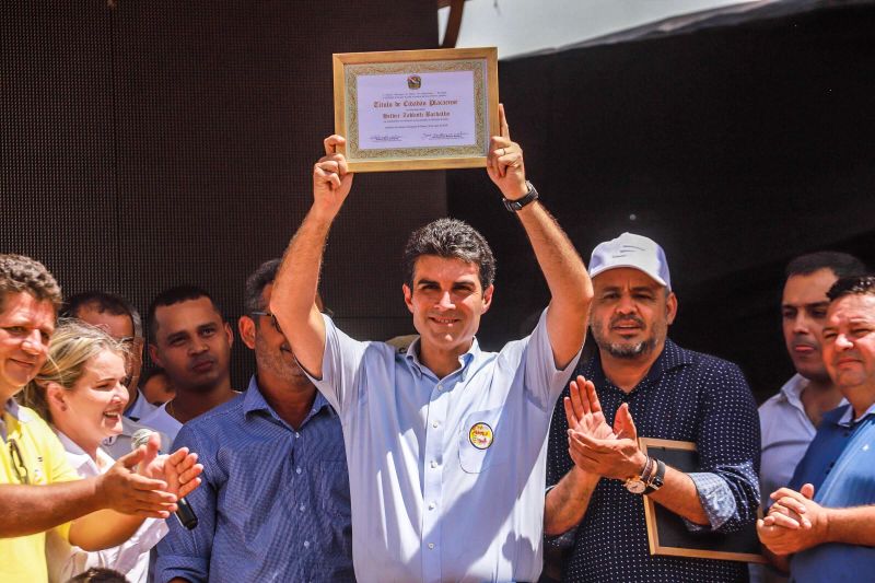 Governador assina termo de início das obras de terraplanagem, pavimentação asfáltica e drenagem pluvial Município de Placas.

FOTO: MARCO SANTOS / AGÊNCIA PARÁ
DATA: 10.07.2019
PLACAS - PARÁ <div class='credito_fotos'>Foto: Marco Santos / Ag. Pará   |   <a href='/midias/2019/originais/2883_img_6297.jpg' download><i class='fa-solid fa-download'></i> Download</a></div>