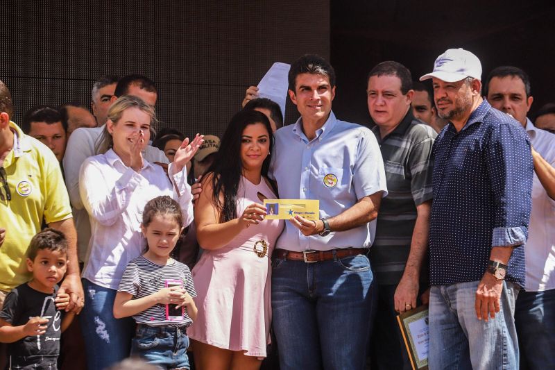 Governador assina termo de início das obras de terraplanagem, pavimentação asfáltica e drenagem pluvial Município de Placas.

FOTO: MARCO SANTOS / AGÊNCIA PARÁ
DATA: 10.07.2019
PLACAS - PARÁ <div class='credito_fotos'>Foto: Marco Santos / Ag. Pará   |   <a href='/midias/2019/originais/2883_img_6327.jpg' download><i class='fa-solid fa-download'></i> Download</a></div>