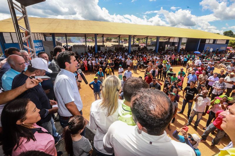 Governador assina termo de início das obras de terraplanagem, pavimentação asfáltica e drenagem pluvial Município de Placas.

FOTO: MARCO SANTOS / AGÊNCIA PARÁ
DATA: 10.07.2019
PLACAS - PARÁ <div class='credito_fotos'>Foto: Marco Santos / Ag. Pará   |   <a href='/midias/2019/originais/2883_img_6481.jpg' download><i class='fa-solid fa-download'></i> Download</a></div>