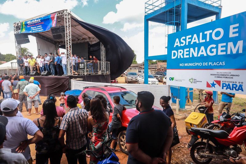 Governador assina termo de início das obras de terraplanagem, pavimentação asfáltica e drenagem pluvial Município de Placas.

FOTO: MARCO SANTOS / AGÊNCIA PARÁ
DATA: 10.07.2019
PLACAS - PARÁ <div class='credito_fotos'>Foto: Marco Santos / Ag. Pará   |   <a href='/midias/2019/originais/2883_img_6503.jpg' download><i class='fa-solid fa-download'></i> Download</a></div>