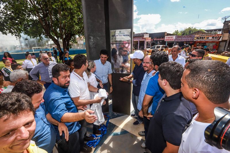 Governador assina termo de início das obras de terraplanagem, pavimentação asfáltica e drenagem pluvial Município de Placas.

FOTO: MARCO SANTOS / AGÊNCIA PARÁ
DATA: 10.07.2019
PLACAS - PARÁ <div class='credito_fotos'>Foto: Marco Santos / Ag. Pará   |   <a href='/midias/2019/originais/2883_img_6794.jpg' download><i class='fa-solid fa-download'></i> Download</a></div>
