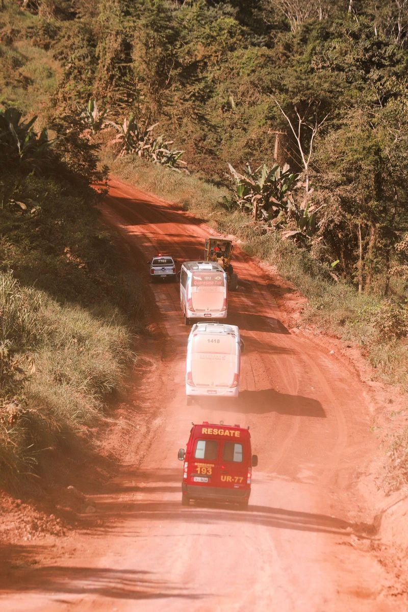 CARAVANA DO GOVER NO " POR TODO O PARÁ NA ESTRADA QUE LIGA  O MUNICÍPIO DE PLACAS A CIDADE DE URUARÁ.

FOTO: MARCO SANTOS / AGÊNCIA PARÁ
DATA: 10.07.2019
URUARÁ - PARÁ <div class='credito_fotos'>Foto: Marco Santos / Ag. Pará   |   <a href='/midias/2019/originais/2886_img_7126.jpg' download><i class='fa-solid fa-download'></i> Download</a></div>