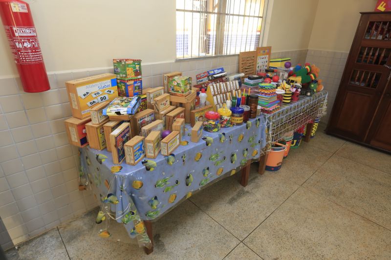 ASSINATURA DA ORDEM DE SERVIÇO DE PAVIMENTAÇÃO , DRENAGEM e  INAUGURAÇÃO DA ESCOLA FRANCISCA GOMES.

FOTO: MARCELO SEABRA / AGÊNCIA PARÁ
DATA: 10.07.2019
MEDICILÂNDIA - PARÁ <div class='credito_fotos'>Foto: Marcelo Seabra / Ag. Pará   |   <a href='/midias/2019/originais/2890_20190710180031__mg_9439.jpg' download><i class='fa-solid fa-download'></i> Download</a></div>