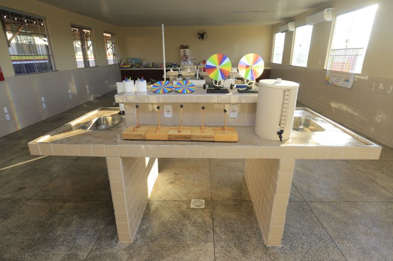 ASSINATURA DA ORDEM DE SERVIÇO DE PAVIMENTAÇÃO , DRENAGEM e  INAUGURAÇÃO DA ESCOLA FRANCISCA GOMES.

FOTO: MARCELO SEABRA / AGÊNCIA PARÁ
DATA: 10.07.2019
MEDICILÂNDIA - PARÁ <div class='credito_fotos'>Foto: Marcelo Seabra / Ag. Pará   |   <a href='/midias/2019/originais/2890_20190710180230__mg_9447.jpg' download><i class='fa-solid fa-download'></i> Download</a></div>