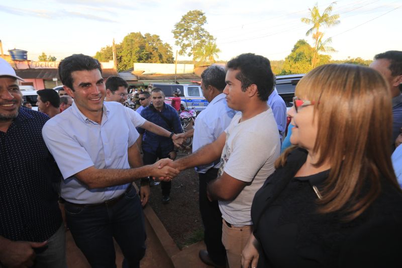 ASSINATURA DA ORDEM DE SERVIÇO DE PAVIMENTAÇÃO , DRENAGEM e  INAUGURAÇÃO DA ESCOLA FRANCISCA GOMES.

FOTO: MARCELO SEABRA / AGÊNCIA PARÁ
DATA: 10.07.2019
MEDICILÂNDIA - PARÁ <div class='credito_fotos'>Foto: Marcelo Seabra / Ag. Pará   |   <a href='/midias/2019/originais/2890_20190710183036__mg_9461.jpg' download><i class='fa-solid fa-download'></i> Download</a></div>
