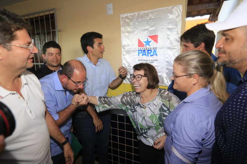 ASSINATURA DA ORDEM DE SERVIÇO DE PAVIMENTAÇÃO , DRENAGEM e  INAUGURAÇÃO DA ESCOLA FRANCISCA GOMES.

FOTO: MARCELO SEABRA / AGÊNCIA PARÁ
DATA: 10.07.2019
MEDICILÂNDIA - PARÁ <div class='credito_fotos'>Foto: Marcelo Seabra / Ag. Pará   |   <a href='/midias/2019/originais/2890_20190710183122__mg_9467.jpg' download><i class='fa-solid fa-download'></i> Download</a></div>