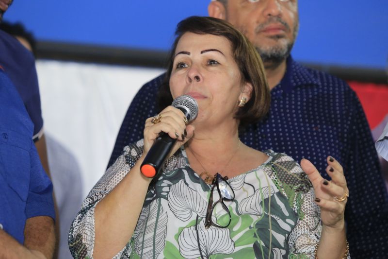 ASSINATURA DA ORDEM DE SERVIÇO DE PAVIMENTAÇÃO , DRENAGEM e  INAUGURAÇÃO DA ESCOLA FRANCISCA GOMES.

FOTO: MARCELO SEABRA / AGÊNCIA PARÁ
DATA: 10.07.2019
MEDICILÂNDIA - PARÁ <div class='credito_fotos'>Foto: Marcelo Seabra / Ag. Pará   |   <a href='/midias/2019/originais/2890_20190710190505__mg_9718.jpg' download><i class='fa-solid fa-download'></i> Download</a></div>