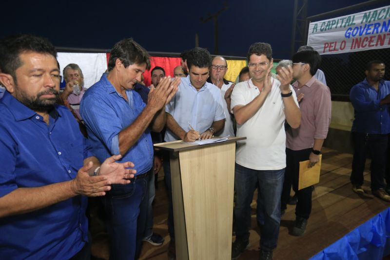 ASSINATURA DA ORDEM DE SERVIÇO DE PAVIMENTAÇÃO , DRENAGEM e  INAUGURAÇÃO DA ESCOLA FRANCISCA GOMES.

FOTO: MARCELO SEABRA / AGÊNCIA PARÁ
DATA: 10.07.2019
MEDICILÂNDIA - PARÁ <div class='credito_fotos'>Foto: Marcelo Seabra / Ag. Pará   |   <a href='/midias/2019/originais/2890_20190710191312__mg_9762.jpg' download><i class='fa-solid fa-download'></i> Download</a></div>